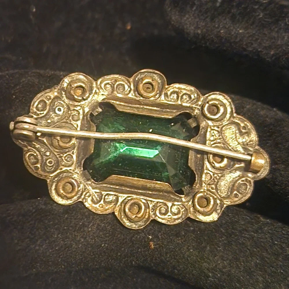 Vintage Antique Gold Tone Multi‎ Color Rhinestone Brooch Emerald Green Center